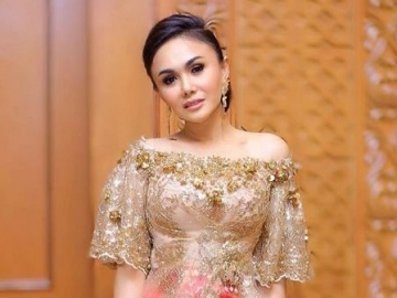 Kulit Mulus Hendak Disentuh Seorang Kakek, Yuni Shara Sigap Beri Penolakan Lewat Cara 'Berkelas'  