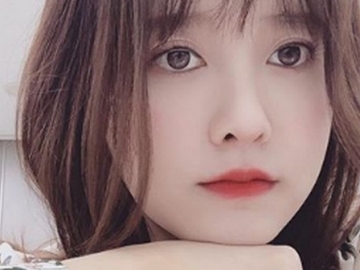  Bergenre Kisah Cinta, Ku Hye Sun Ucapkan Terima Kasih Atas Kesuksesan Penjualan Novelnya