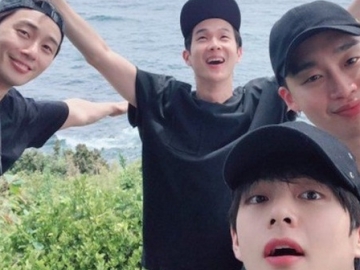 Libur Sebentar dari Kesibukan BTS, V Nikmati Momen Seru Bareng Park Seo Joon dan Choi Woo Shik