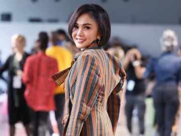  Promosikan Batik Indonesia Di New York, Yuni Shara Banjir Dukungan Netter