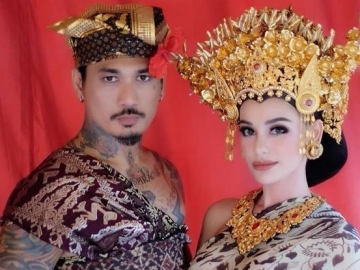 Jerinx SID 'Sindir' Perseteruan Farhat Abbas dan Hotman Paris di Postingan Sang Istri?