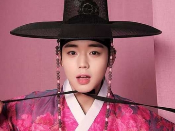 Jadi Pencari Jodoh, Akting Park Ji Hoon Eks Wanna One di Drama 'Flower Crew' Tuai Pujian