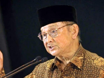 Nama Mendiang BJ Habibie ‘Diusulkan’ Gubernur Jawa Barat untuk Bandara Kertajati, Seleb Bereaksi