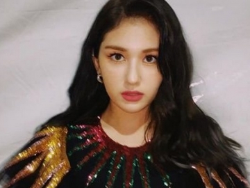 Tampil Cantik Saat Konser di Thailand, Jeon Somi Malah Dibilang Tak Bisa Populer Jadi Solois