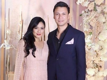 Dicium Titi Kamal di Pipi, Christian Sugiono Justru Hapus Bekas Ciuman Sang Istri