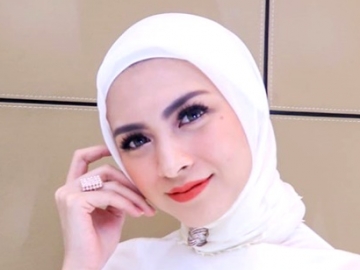 Donita Malah Minder Dibilang Cantik Usai Temui Sosok Ini, Kembaran?