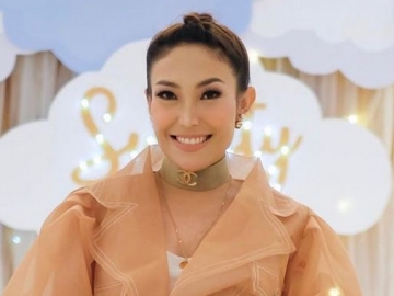 Ayu Dewi Bagikan Video Haru Jelang Persalinan Anak Ketiga, Sederet Artis Papan Atas Beri Komentar