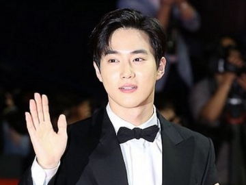 Tertangkap Kamera Ngantuk di Acara BIFF, Suho Bikin Fans Gemas Sekaligus Khawatir