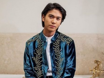 Iqbaal Ramadhan Pose Ala Cewek, Decak Kagum Masih Tetap Bersemayam?