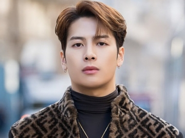 Bak Superstar, Intip Serunya Aksi Jackson Wang di MV 'DWAY!'