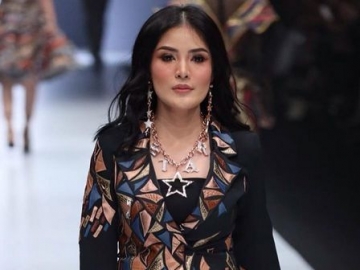 Nindy Kembali Unjuk Bakat Lewat Tarik Suara, Malah Disebut Lebih Cocok Jadi 'IRT'