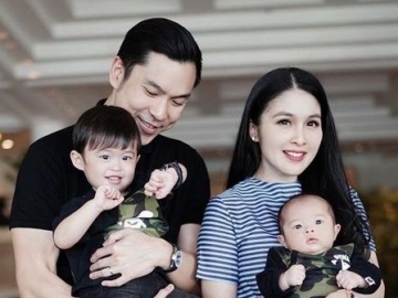 Kebersamaan Sandra Dewi dengan Keluarga Mendadak Tuai Ribuan Komentar, Ada Apa?