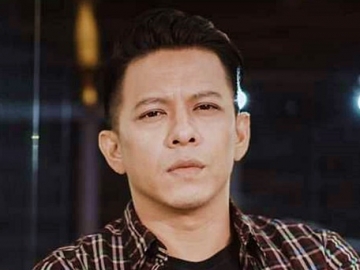 Ariel NOAH Unggah Foto Super Jadul Hingga Nyaris Tak Dikenali, Bisa Tebak yang Mana?