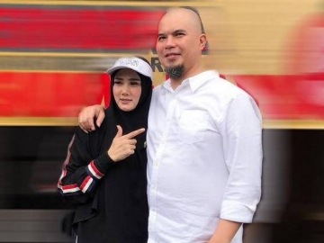 Mulan Jameela ‘Sibuk’ Panggil Manis Ahmad Dhani, Seruan Lakukan Pekerjaan Ini di DPR Mencuat