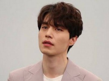 Perdana Tampil dengan Rambut Gondrong, Netter Malah Kagumi Penampilan Sangar Lee Dong Wook