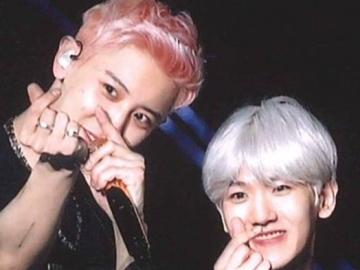 Chanyeol dan Baekhyun Foto Lucu Pakai Blangkon, Ketampanan Ala Kearifan Lokal Auto Disorot