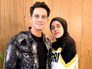 Mesra Bareng Istri, Sonny Septian Beri Gombalan Maut untuk Fairuz A. Rafiq Bikin ‘Cemburu’