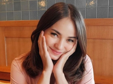 Enzy Storia Pamer OOTD Simpel Malah Dikira Vanessa Angel Hingga Kaki Disorot