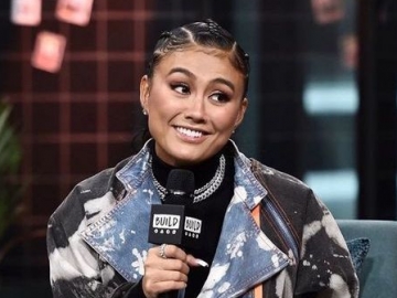 Agnez Mo 'Dinginkan' Suasana Lewat Potret Cantik Nan Glowing, Komentar 'Nyeleneh' Aktris Ini Disorot