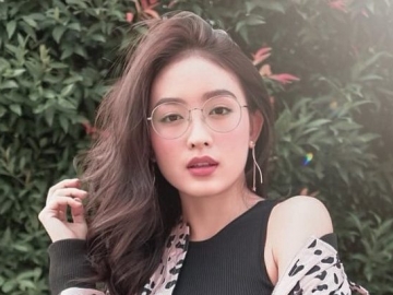 Natasha Wilona Pakai Busana 'Cekak' Biarkan Kaki Jenjang Telanjang, Bikin Makin Kesengsem