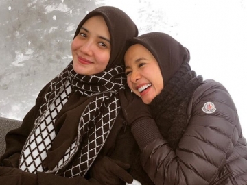 Zaskia Sungkar Perdana Selfie Bareng Laudya Cynthia Bella Usai Kasus Vlog, Tuai Respon Ini