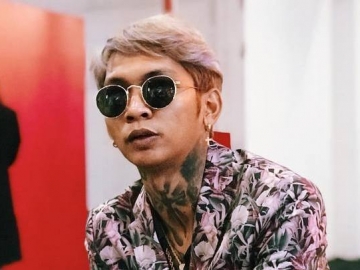 Gokil, Young Lex Mendadak 'Miliki' Buah Dada Serta Perut 'Buncit' Bak Bumil di Maternity Shoot