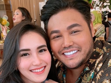 Wah, Ayu Ting Ting Berbinar Dapat Cincin Spesial dari Ivan Gunawan