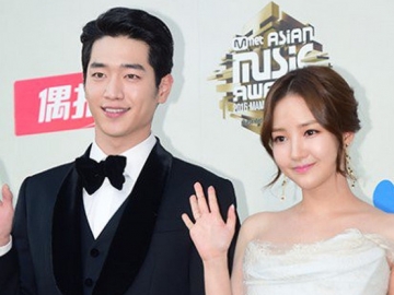 Berponi Imut, Lihat Serunya Sesi Baca Naskah Drama Baru Park Min Young-Seo Kang Joon Cs