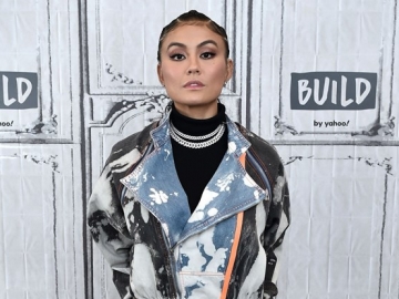 Selebriti Lain Dandan Heboh, Agnez Mo Cuma Butuh Gaun Polos dan Riasan Natural untuk Glamor