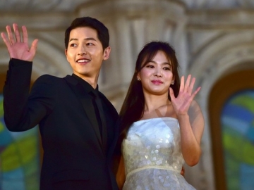 Song Song Couple Dirumorkan Balikan Usai Pakai Cincin Bareng, Netter Malah Curigai Hal Ini