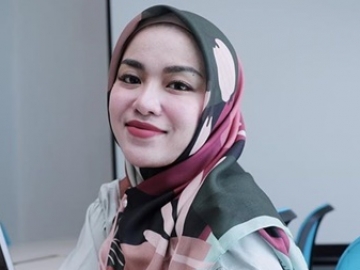 Medina Zein Akui Idap Bipolar, Ternyata Zaskia-Irwansyah Hanya Sebagai 'Korban'?