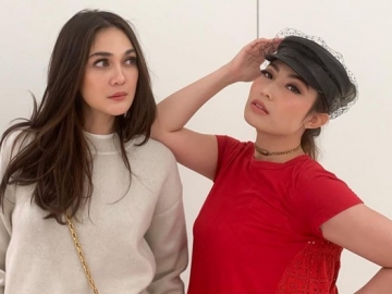 Pamer Foto di Kampung Halaman, Interaksi Kocak Luna Maya dan Ayu Dewi Bikin Ngakak