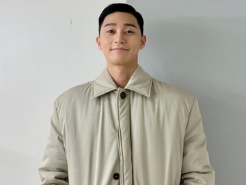 Awas Jatuh Hati, Intip Pesona Kece Park Seo Joon Selfie Di Depan Cermin