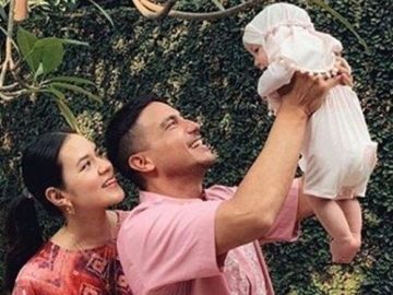 Seksinya Foto Tahun Baru Hamish Daud, Perut dan Dalaman Raisa Ngintip Bikin Netter Salfok?