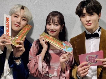 Selfie Lebih 'Dempet' Dibanding Bareng Jaehyun, Netter Sebut Minhyuk dan Naeun Cocok