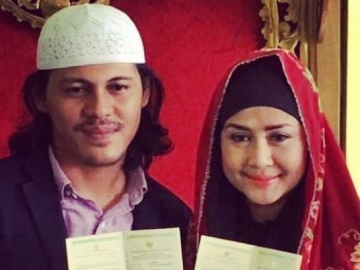 Pasca Kepergian Mendiang Ria Irawan, Suami Unggah Foto Romantis