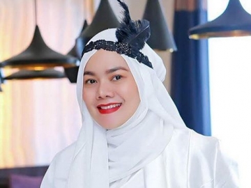 Bikin Syok, Sarita Abdul Mukti Sempat Difitnah Bakal Santet Suami Jennifer Dunn