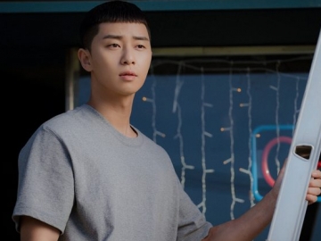 Drama Akan Segera Tayang, Park Seo Joon Dapat Hadiah Spesial Dari Aktor Ini 