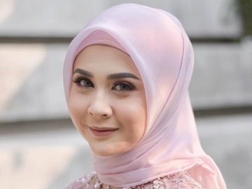 Kesha Ratuliu 'Tepuk Jidat' Penyakit Tumor Jadi Bahan Guyonan Netizen Indonesia