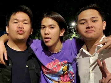 Pamer Foto Bareng Iqbaal dan Aldi, Teuku Rizky Balas Menohok Sindiran Label ‘Anak Boyband’