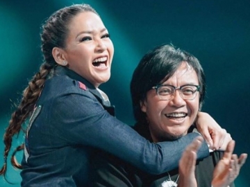 Maia Estianty Bagikan Foto Lawas 3 Putra, Ari Lasso Respons ‘Berbeda’ dari Rekan Artis Lain