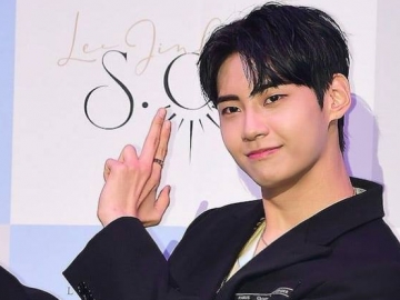 Lee Jin Hyuk UP10TION Main di 'Find Me in Your Your Memory' dan Tunjukan Ekspresi Lucu