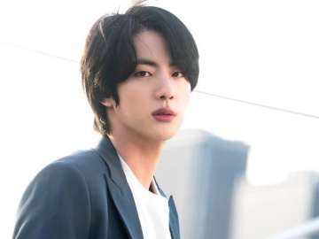 Pencipta Webtoon 'The Secret of Angel' Unggah Foto Jin, Fans Langsung Heboh Hingga Tebak Hal Ini