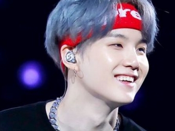 Banjir Ucapan, Suga BTS Tulis Balasan Haru Untuk Fans