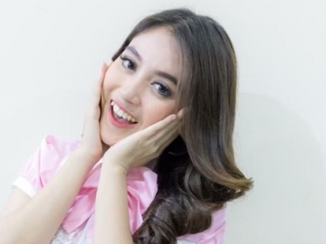 Nabilah Eks JKT48 Pamer Goyang Seksi Sampai Sensor Bagian Intim