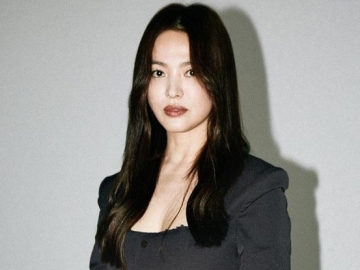 Rayakan 15 Tahun Debut, Song Hye Kyo Buktikan Jadi Fasionista Sejati Lewat Harper's Bazaar