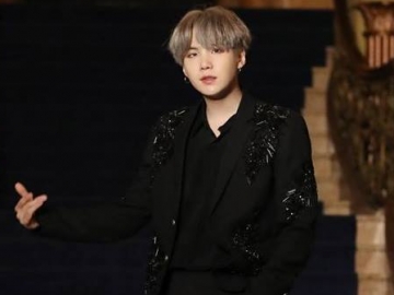 Suga BTS Goyang Usai Akting Keren di MV 'Black Swan' Hingga Bikin ARMY Gemas