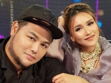 Ivan Gunawan dan Ayu Ting Ting Saling Lempar Pandangan di Bawah Rintik Hujan, Fans Ikut Kesengsem