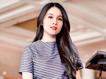 Sandra Dewi Unggah Foto Diri dengan Belahan Dada 'Ngintip', Sontak Dihujat Bak Artis Lain?