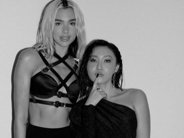 Ungkap Alasan Tertarik Ajak Hwasa Kolaborasi, Dua Lipa: Dia Manis Sekali dan Duet Ini Sungguh Gila